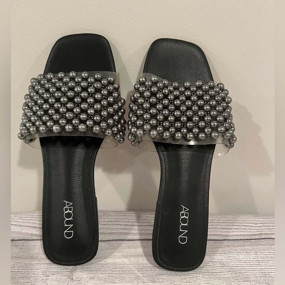 Abound Black Pearl Embellished flat Women's Sandals/size 6M